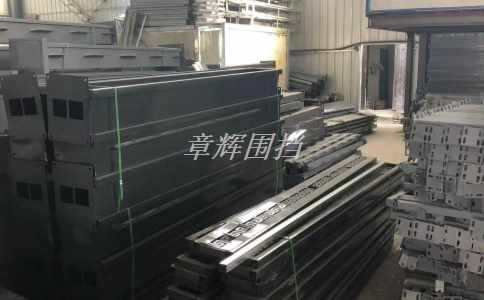 金屬圍擋安裝費(fèi)多少錢一米？