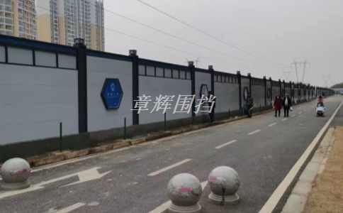 金屬圍擋的安裝是否需要考慮周圍建筑物的高度和風(fēng)險等級？