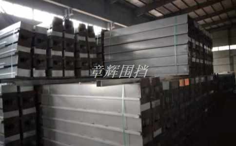 金屬圍擋的防風(fēng)、防雨等功能如何保障？