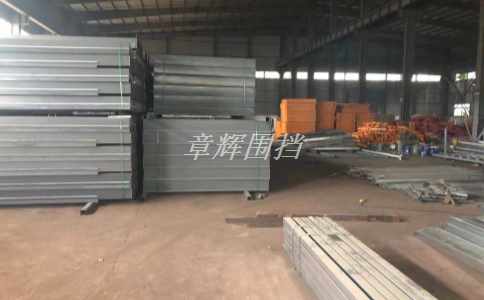 pvc圍擋在水利工程中的應(yīng)用效果如何？（了解pvc圍擋在水利工程中的成功案例和使用效果）